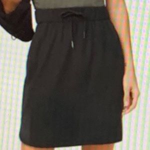 Lulu lemon “On The Fly” Skirt